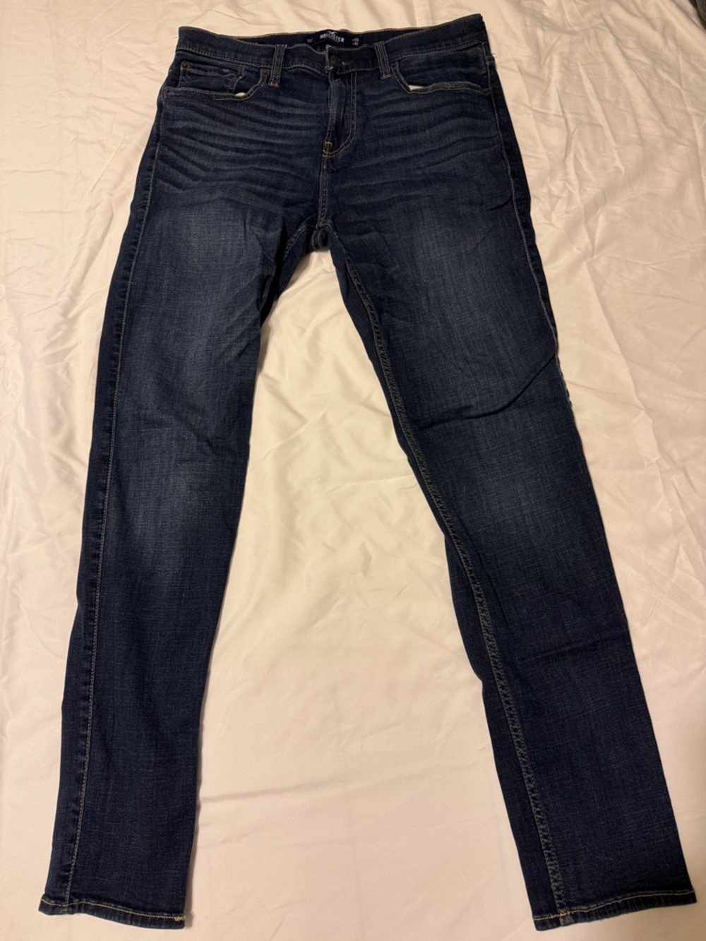 Hollister Men's Skinny Jeans in Dark Indigo Wash